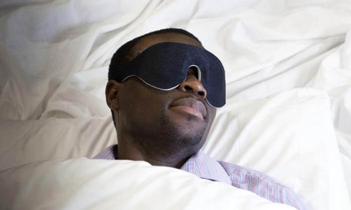糖尿病眼疾患者福音：灯光疗法睡眠眼罩